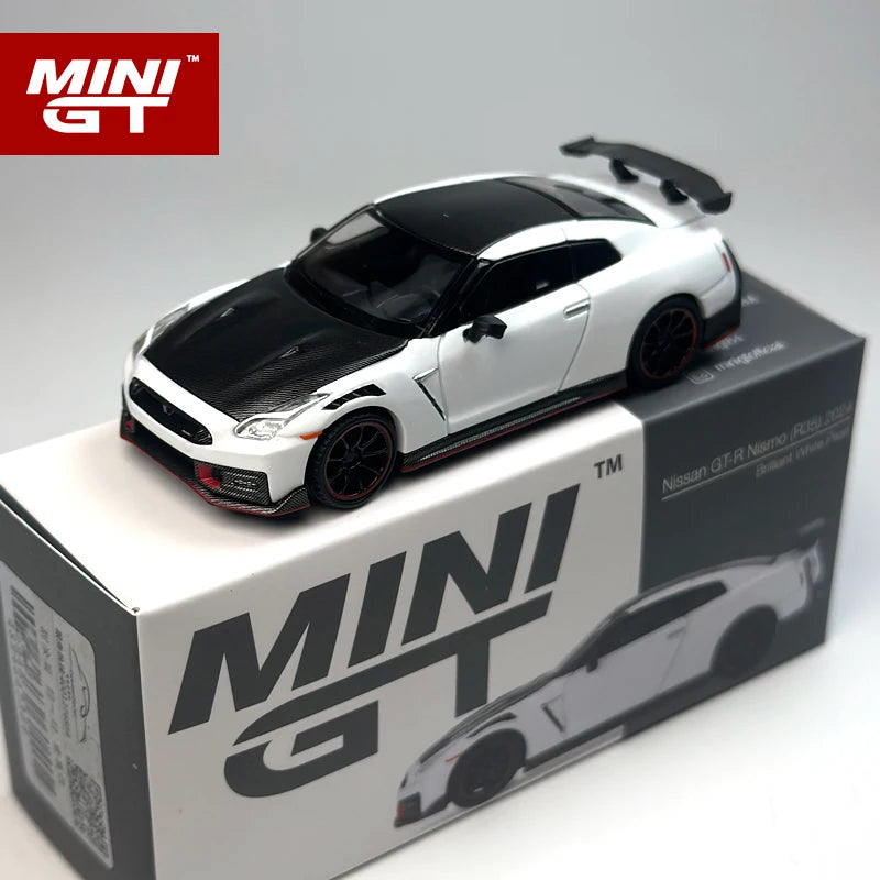 Nissan GT-R Nismo 2024 1/64