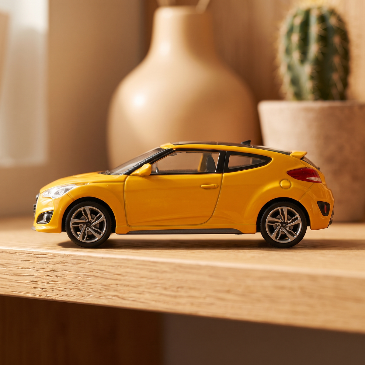 Veloster Turbo 1/64 jaune - profil