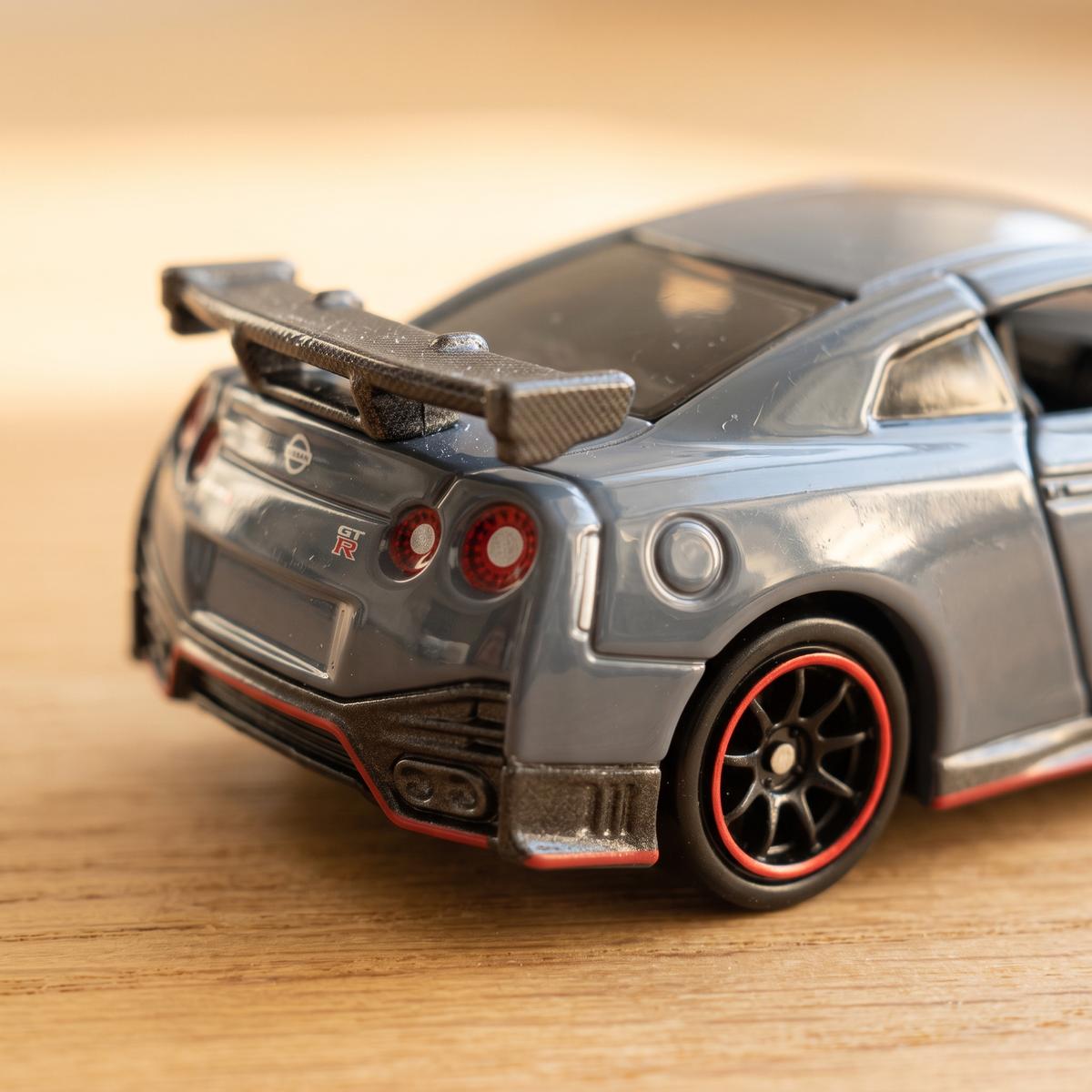 Nissan GT-R Nismo 1/62 - détail aileron
