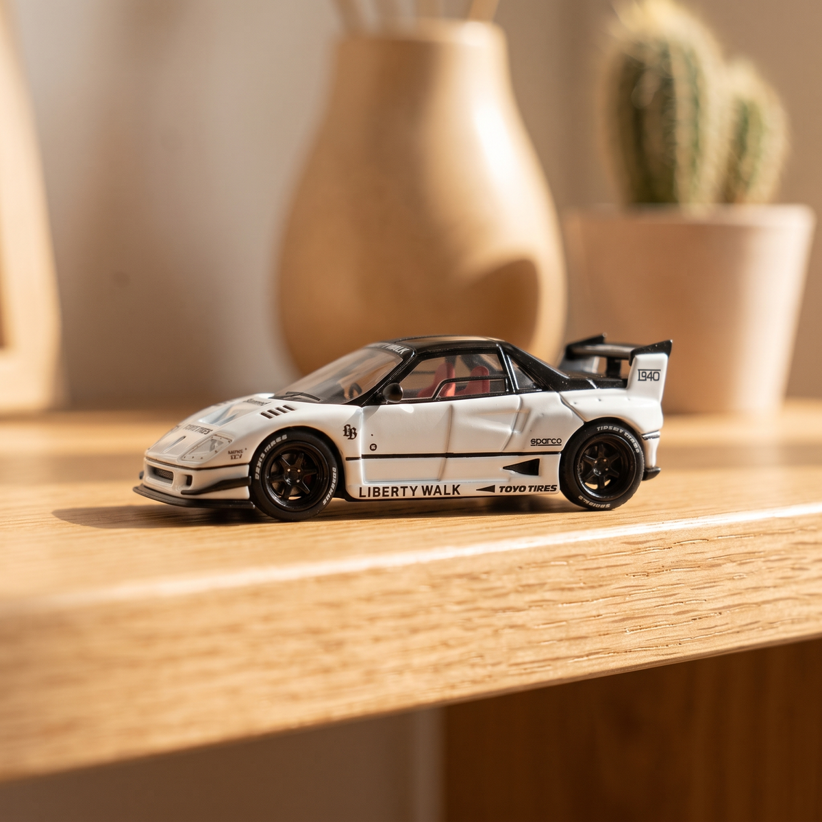 MiniGT 953 1:64 - profil